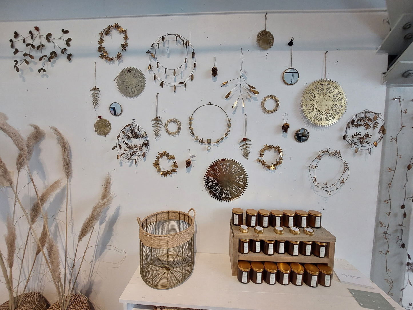 Madam Stoltz slinger/krans met blaadjes