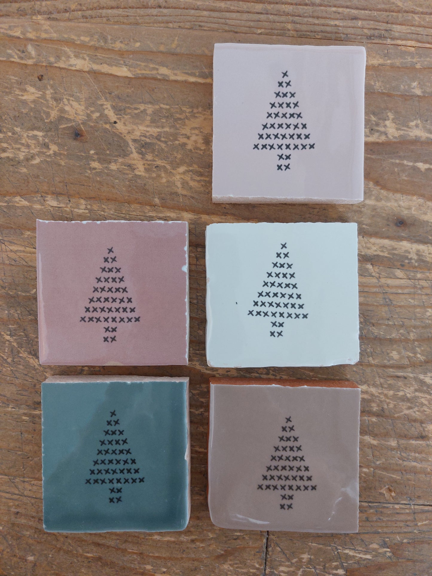 IMD Design kersttegeltje boom door kruisjes