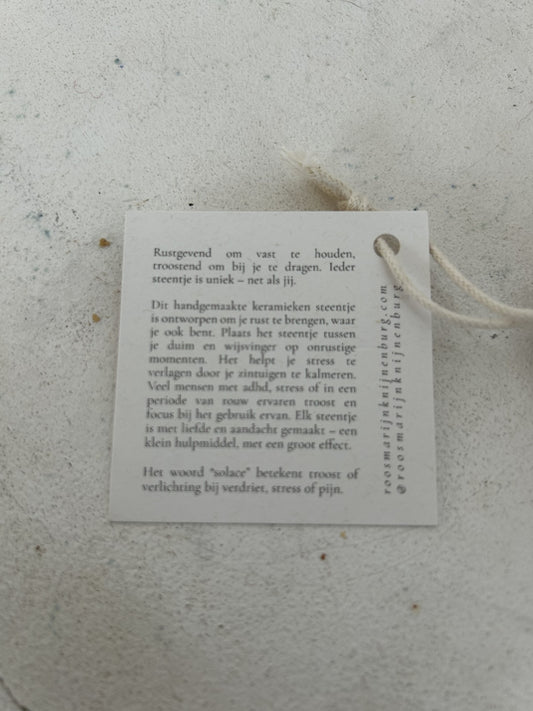 Keramieken "Duim steentje" voor troost