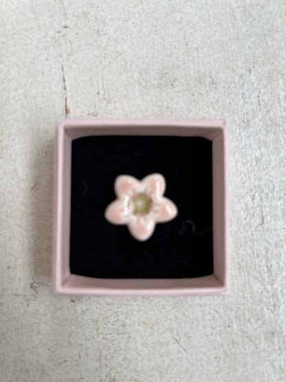 Hart & Ziel broche roze bloemetje