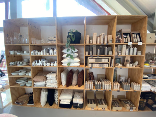 Kussens, plaids,  Pomax servies, Visign en meer vanaf...